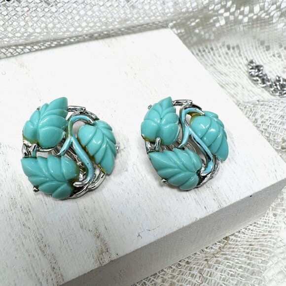 Vintage Leaf Clip-On Earrings Turquoise & Silver-Tone Jewelry - Picture 3 of 3